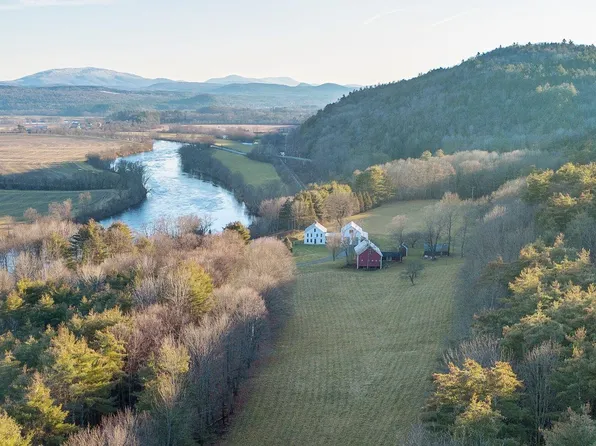 2296 Route 5, Newbury, VT 05081