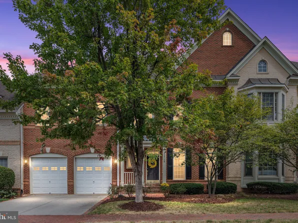 12714 Lady Somerset Ln, Fairfax, VA 22033