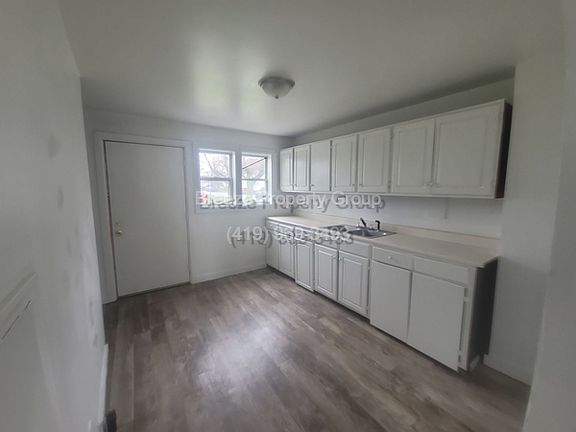 3rd image of 340 S Pierce St #340