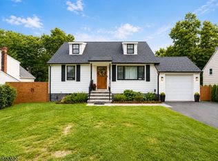 9 Frederick Pl, Cedar Knolls, NJ 07927