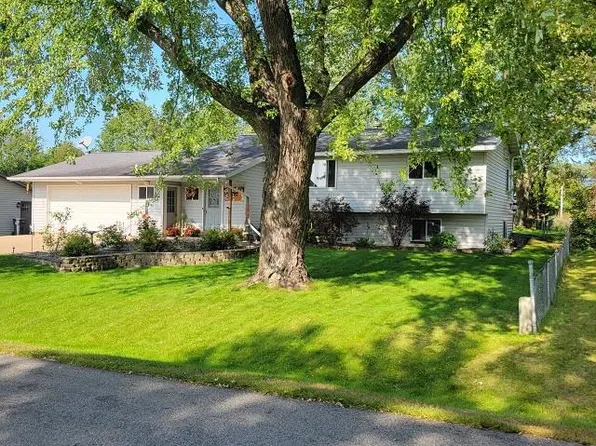 2015 MARATHON STREET, Marshfield, WI 54449