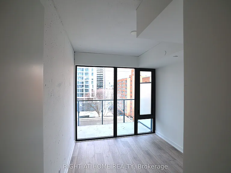 47 Mutual St #804 — Photo 3