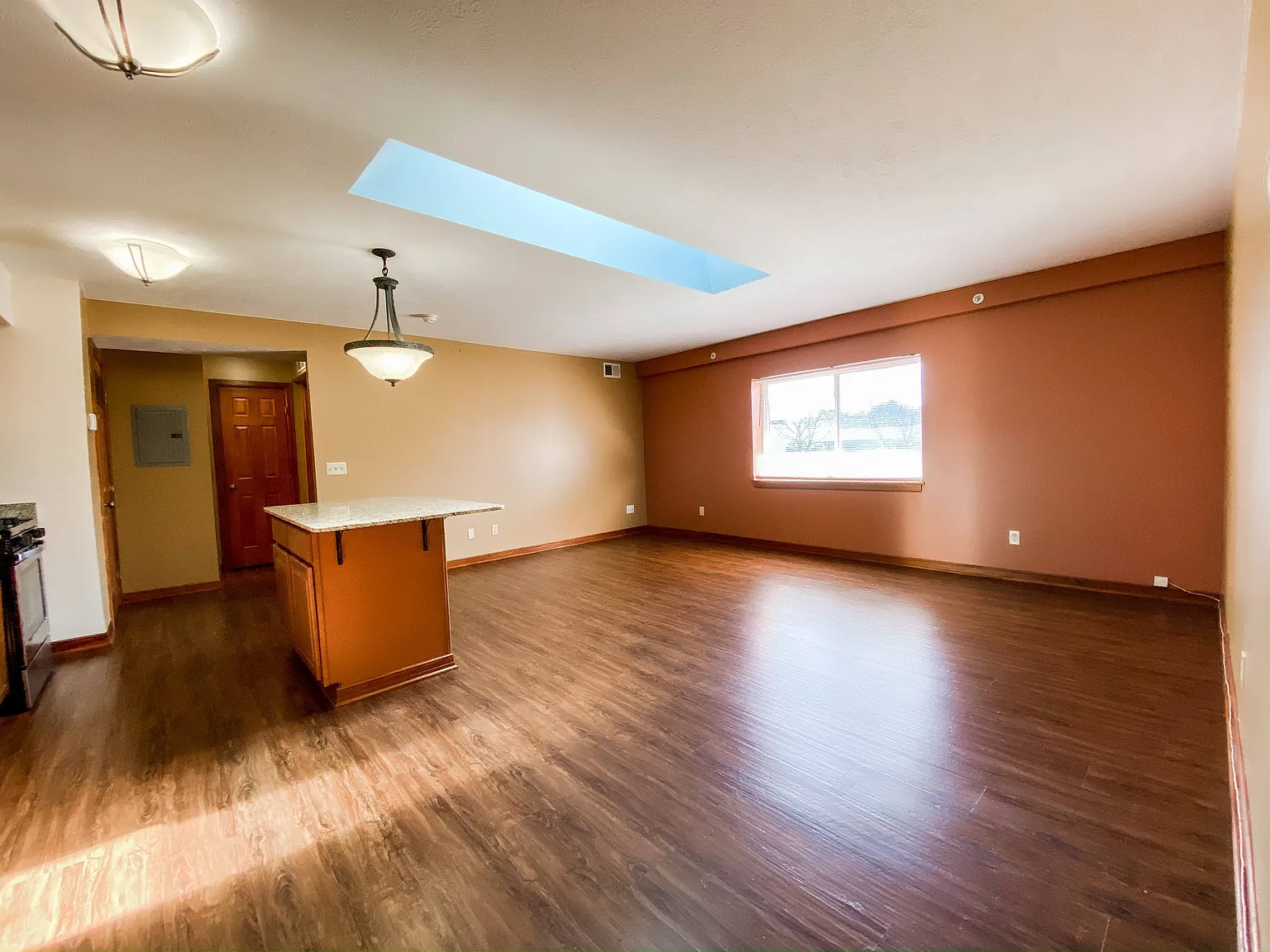 Hallwood Manor Apartments — Photo 3