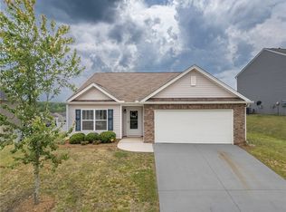 27 Karkinnen Ct, Pendleton, SC 29670