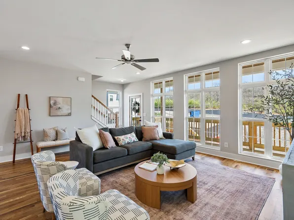 809 Arbor Trace Cir, Nashville, TN 37207