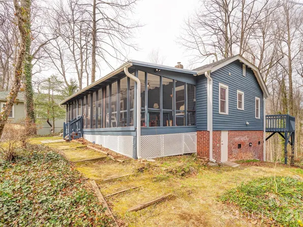 99 Salisbury St, Saluda, NC 28773