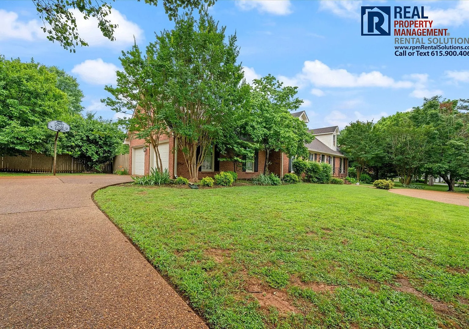 All brick, spacious 4-bedroom, 3-bath home with tons of space! Enclosed, conditioned four season ... — Photo 2