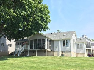 17 Lighthouse Ln, Hampton, IL 61256