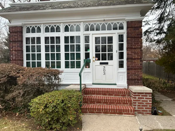 303 E 19th St, Chester, PA 19013