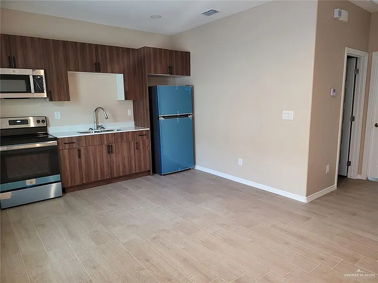1037 French Ave #4 — Photo 10