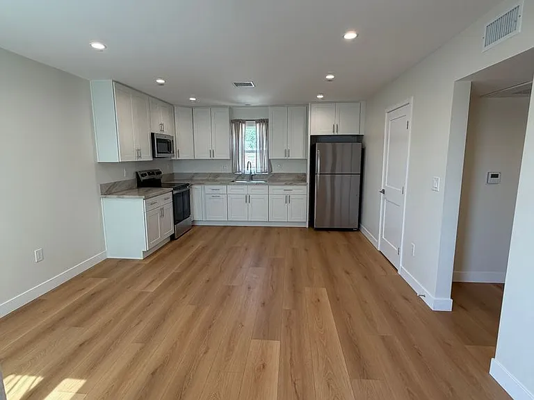 1045 Sonora Ave — Photo 26