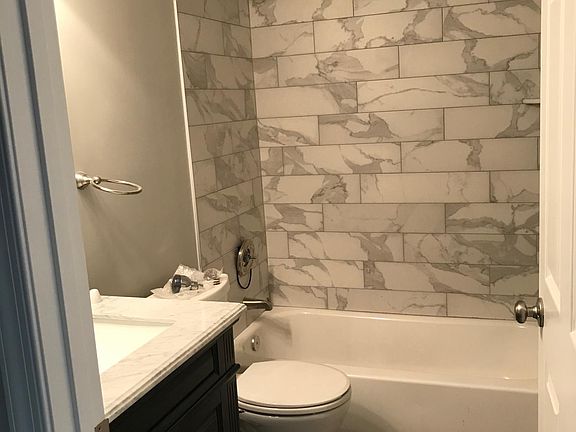 Upper Hall Bathroom