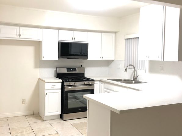 1090 N Summit Ave APT 5