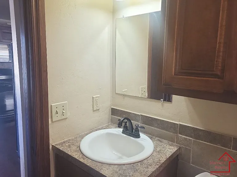 1604 NW Lindy Ave #3 — Photo 8