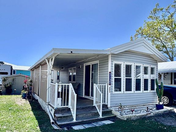 2nd image of 12121 Vonn Rd #221