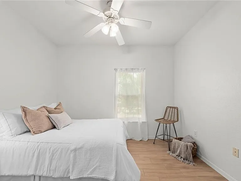 23500 Walden Center Dr #206 — Photo 22