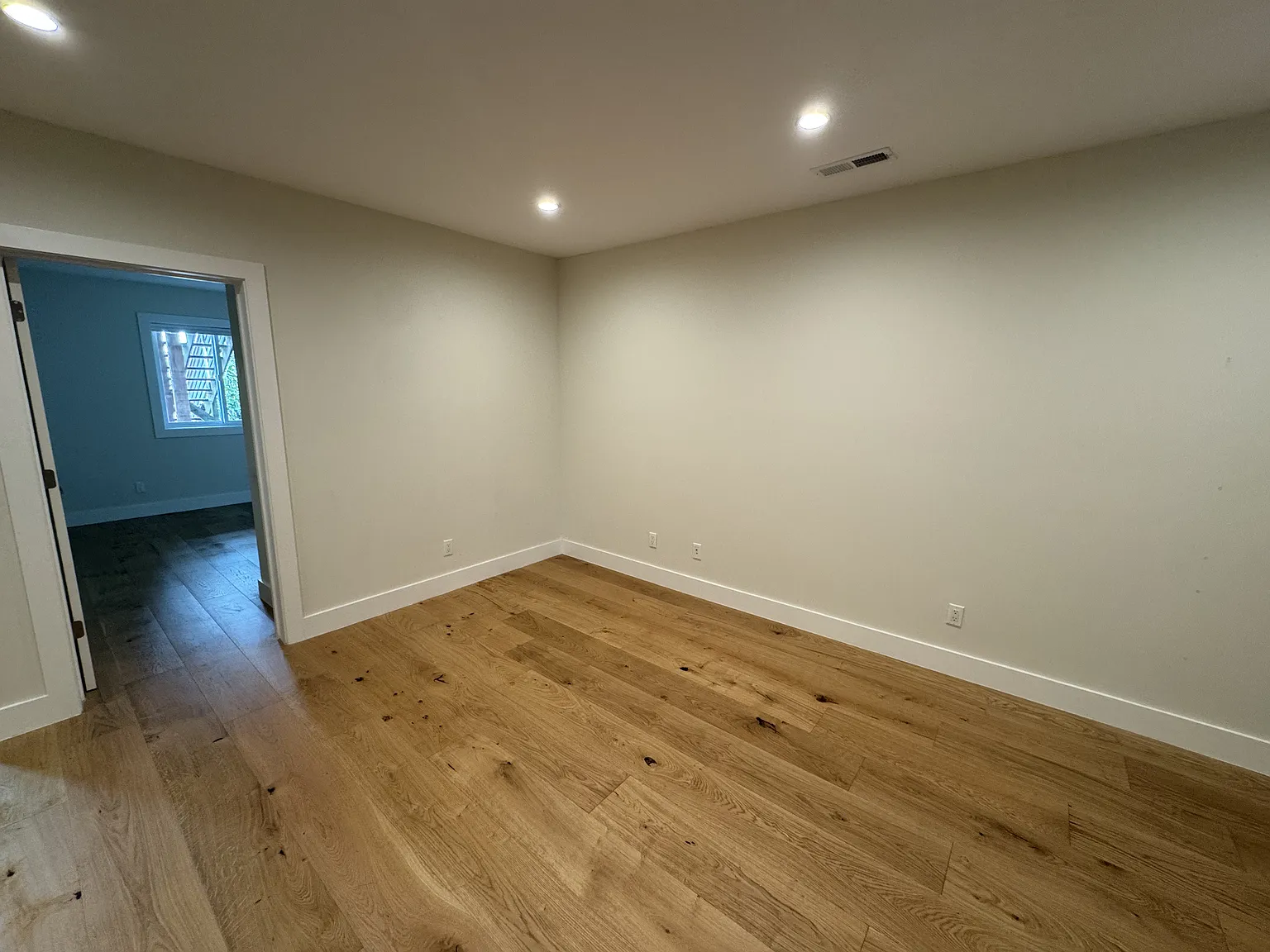 2 bed, 800 sqft, $4,895 — Photo 3