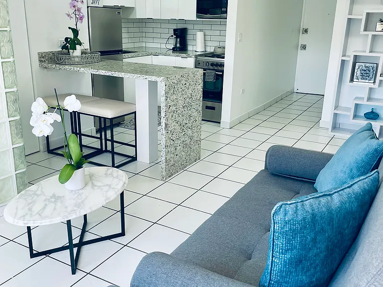 1881 Washington Ave #5G — Photo 1