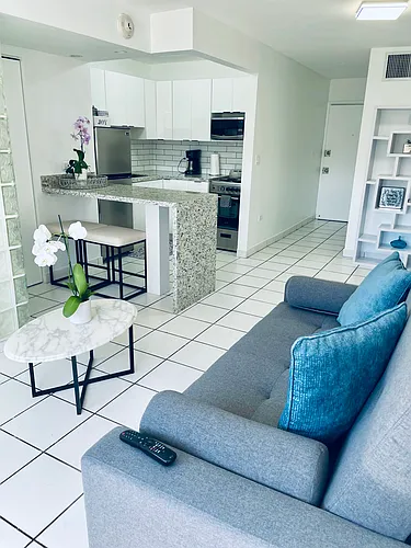 1881 Washington Ave #5G Photo 1