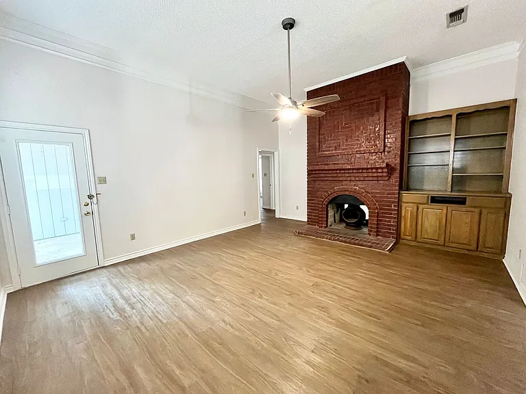 6105 Paradise Dr — Photo 10