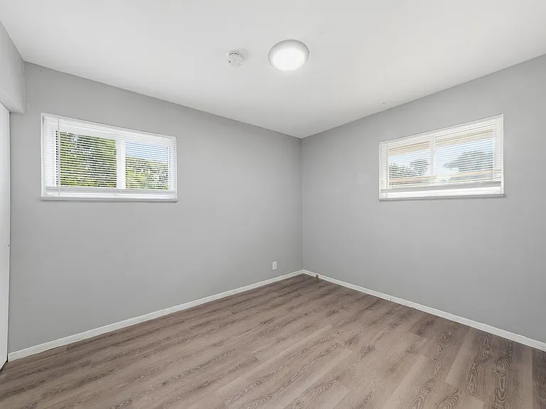 237 Grampian Rd — Photo 18