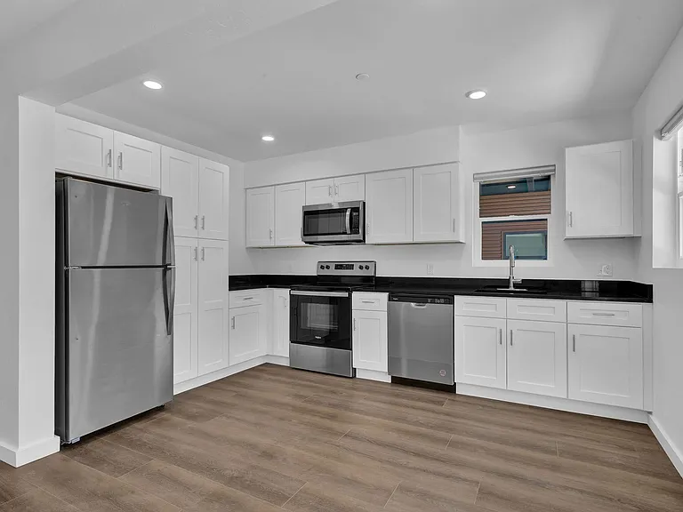 Saddle Lofts Apartments — Photo 12
