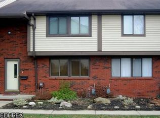 968 Hampton Ridge Dr, Akron, OH 44313