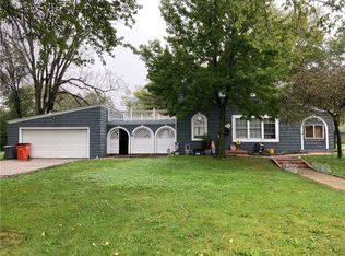 820 S Hamilton St, Sullivan, IL 61951