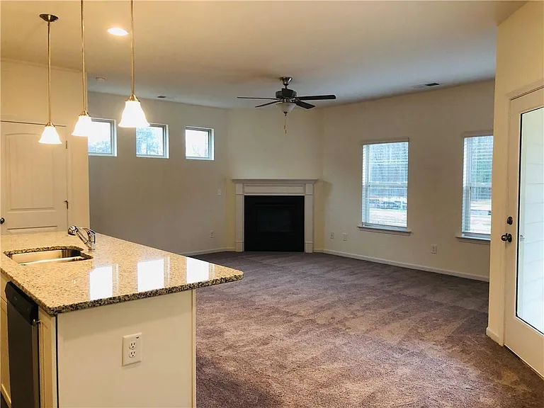 193 Bryon Ln — Photo 5