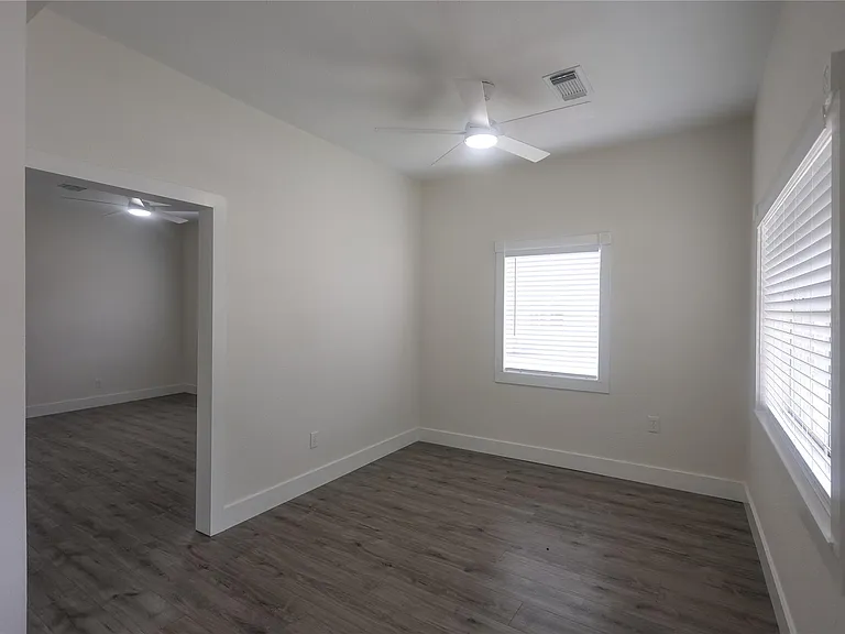 602 Higgins St — Photo 4
