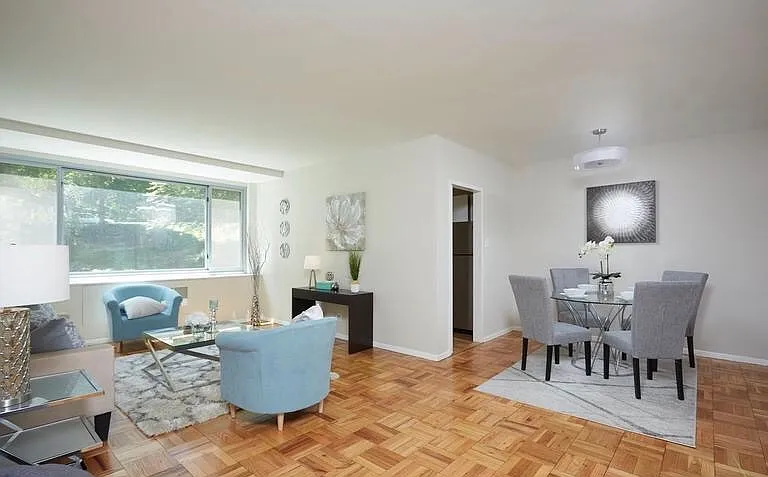 4200 Cathedral Ave NW #215