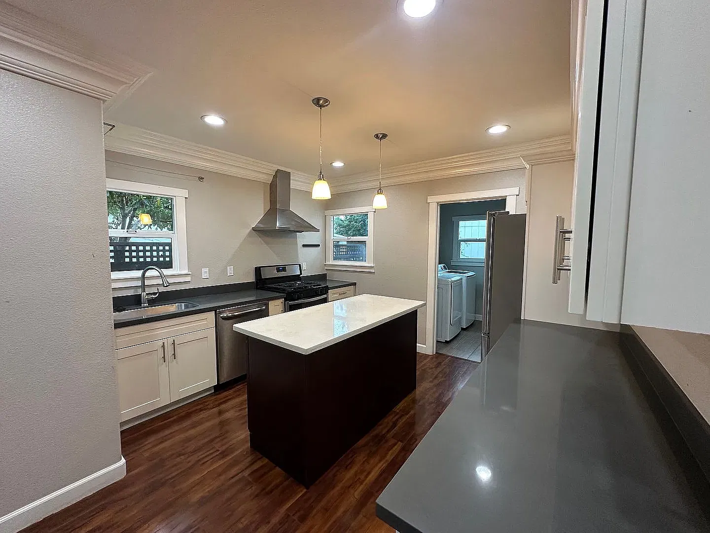 2 bed, 1200 sqft, $4,950 — Photo 2