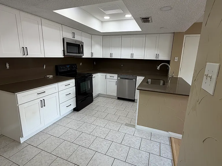 705 Cimarron Trl — Photo 9