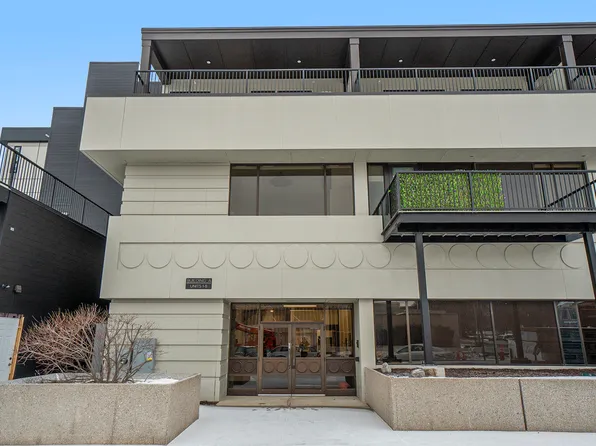 300 Washington Ave #4, Grand Haven, MI 49417