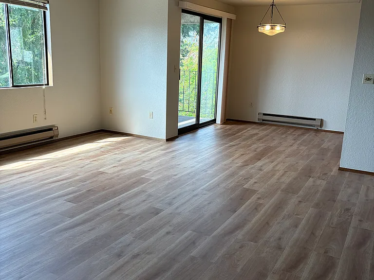 1422 NW 59th St #5 — Photo 2