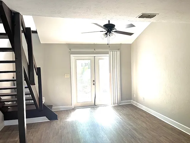 1003 Sharer Ct #2 — Photo 4