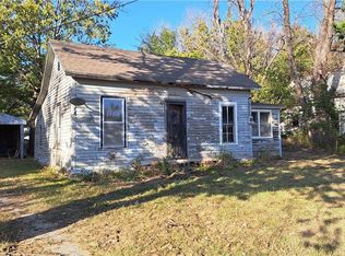 306 W 5th St, Longton, KS 67352