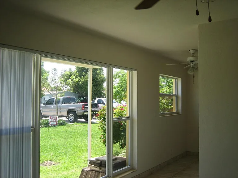 231 NE 24th St #1 — Photo 3