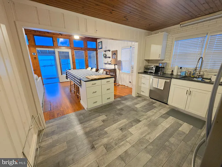 32172 River Rd — Photo 3