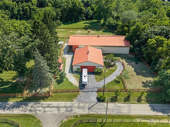 3rd image of 3385 Middle Run Rd