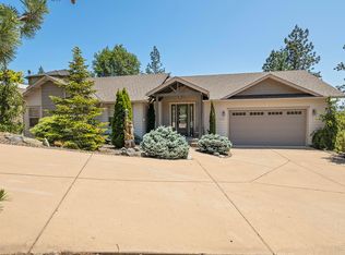 1909 NE View Dr, Grants Pass, OR 97526