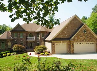 380 Crows Nest Dr, Stokesdale, NC 27357