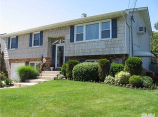 3 Donwood Ave, Centereach, NY 11720