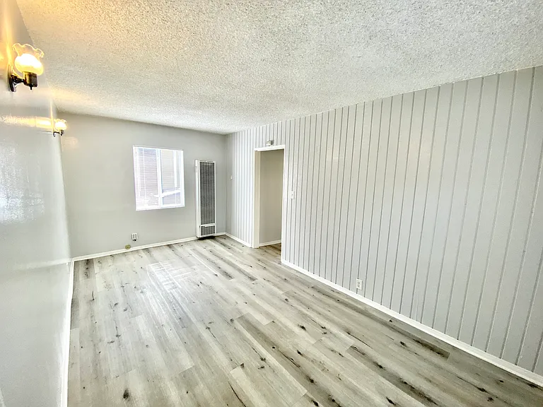 3832 W 118th Pl #A — Photo 4