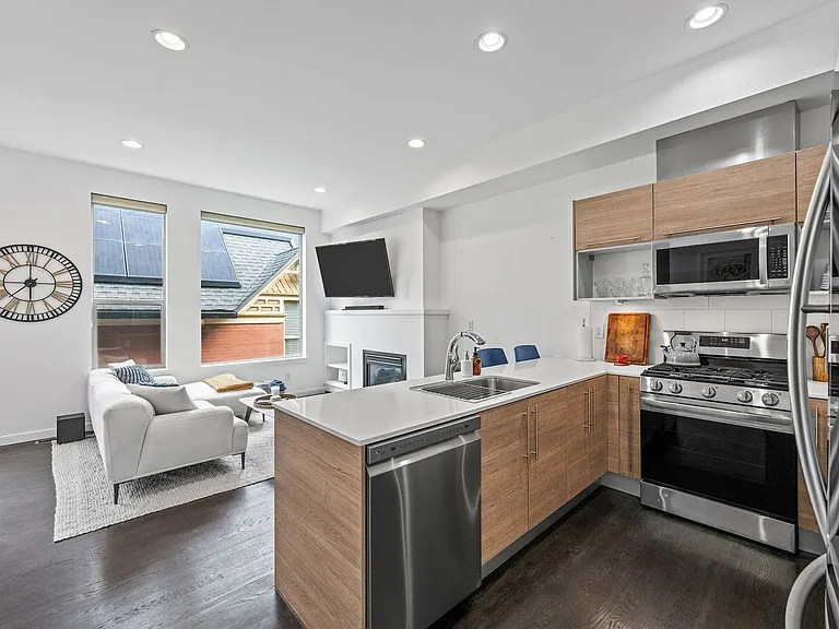3139 Vallejo St — Photo 14