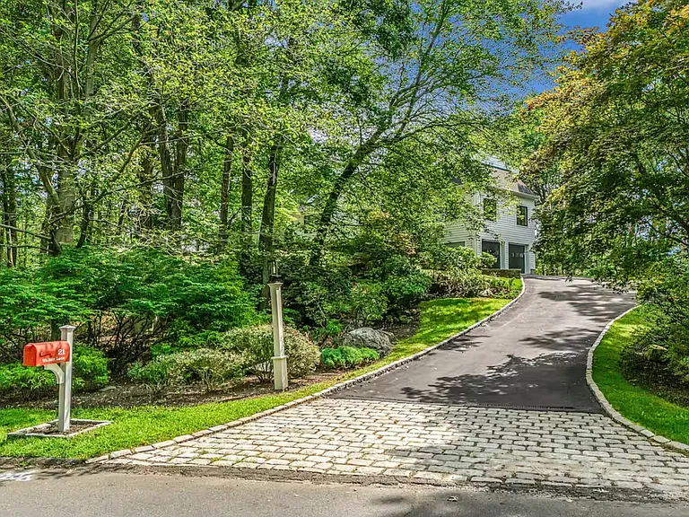 Walker Ln — Photo 24
