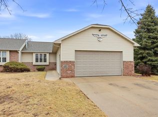 22 Spencer Village Ct, Appleton, WI 54914