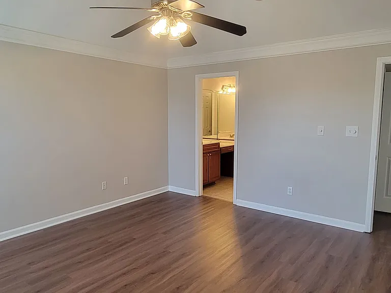 194 Romie Dr — Photo 12