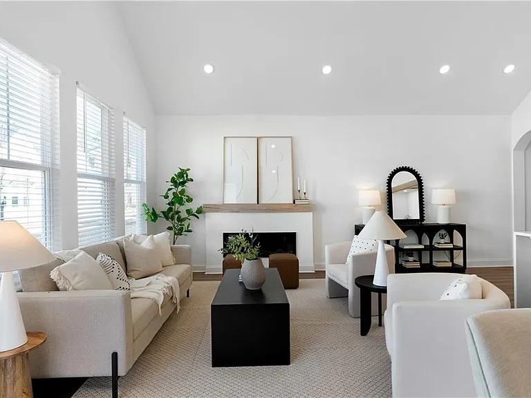308 Chardonnay Way — Photo 6