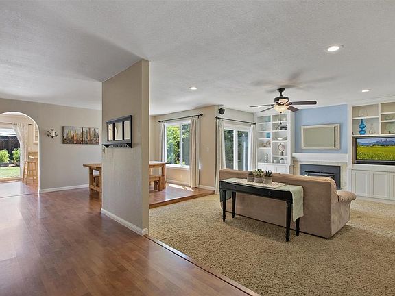 4th image of 16740 Ponderosa Ct